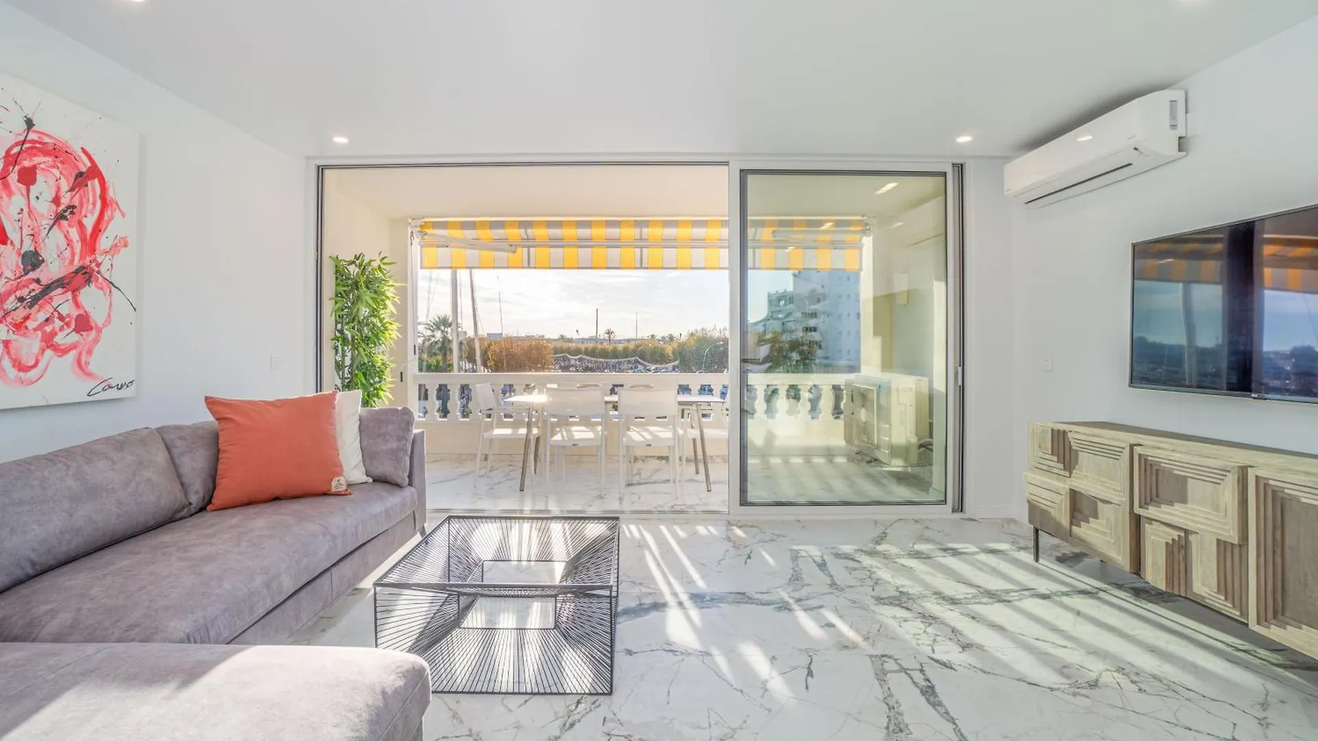Moderno Apartamento Frente Al Canal Con Terrazas Apartment Empuriabrava