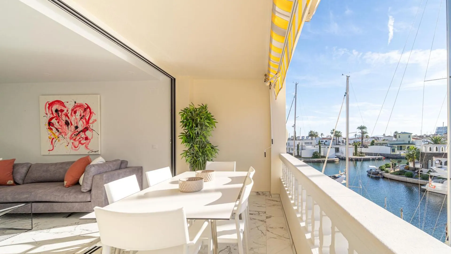 Moderno Apartamento Frente Al Canal Con Terrazas Apartment Empuriabrava