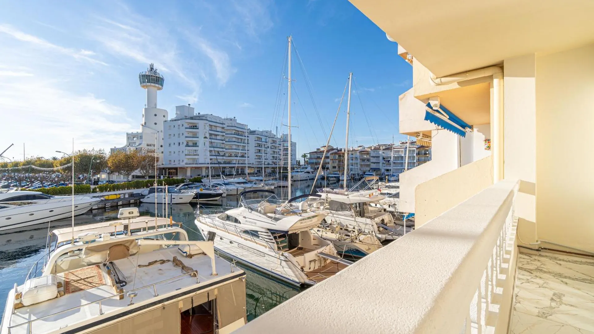 Moderno Apartamento Frente Al Canal Con Terrazas Apartment Empuriabrava