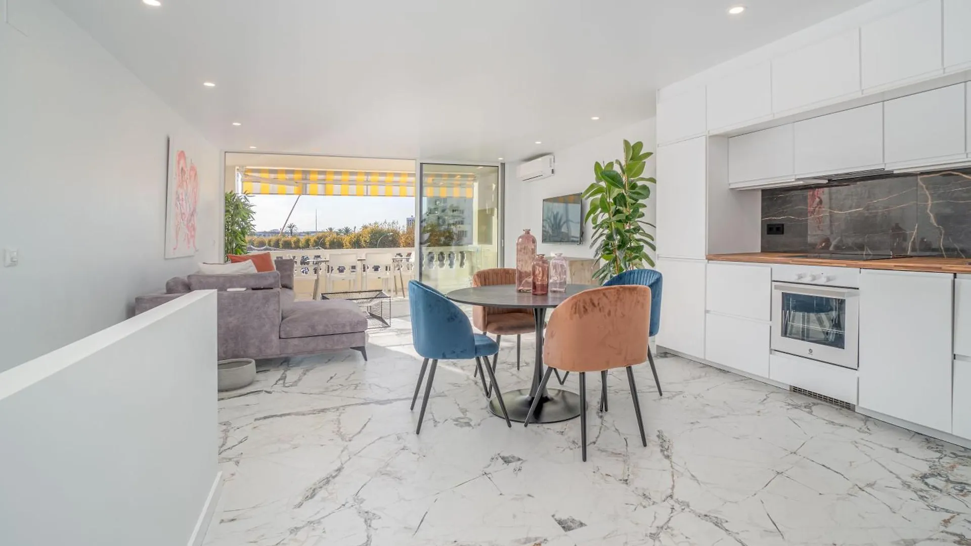 Moderno Apartamento Frente Al Canal Con Terrazas Apartment Empuriabrava